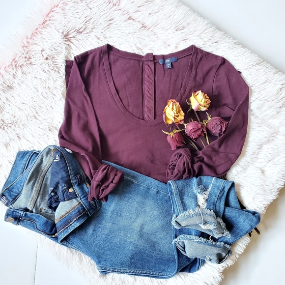 GAP Tops - Gap Long Sleeves Scoop Neck  Tee Size Small
